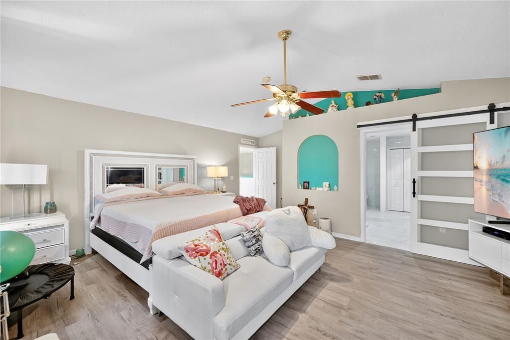 For Sale: $340,000 (4 beds, 2 baths, 2797 Square Feet)