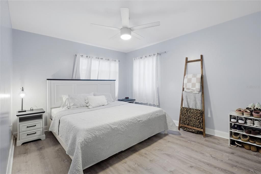 На продажу: $239,000 (2 спален, 1 ванн, 772 Квадратных фут)