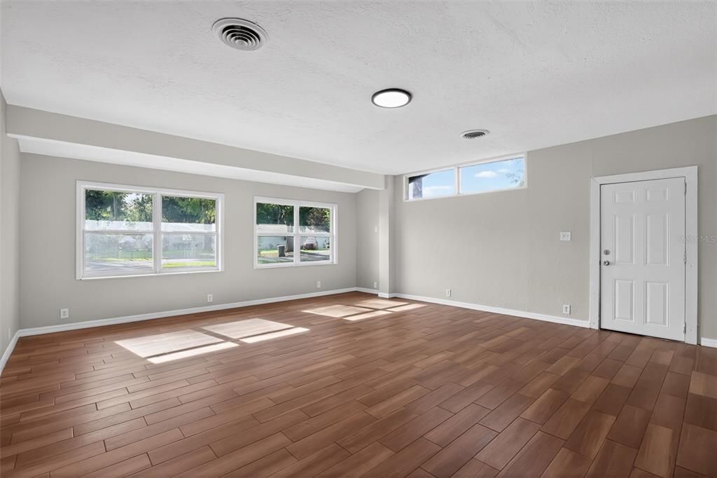 For Sale: $264,900 (3 beds, 2 baths, 1829 Square Feet)