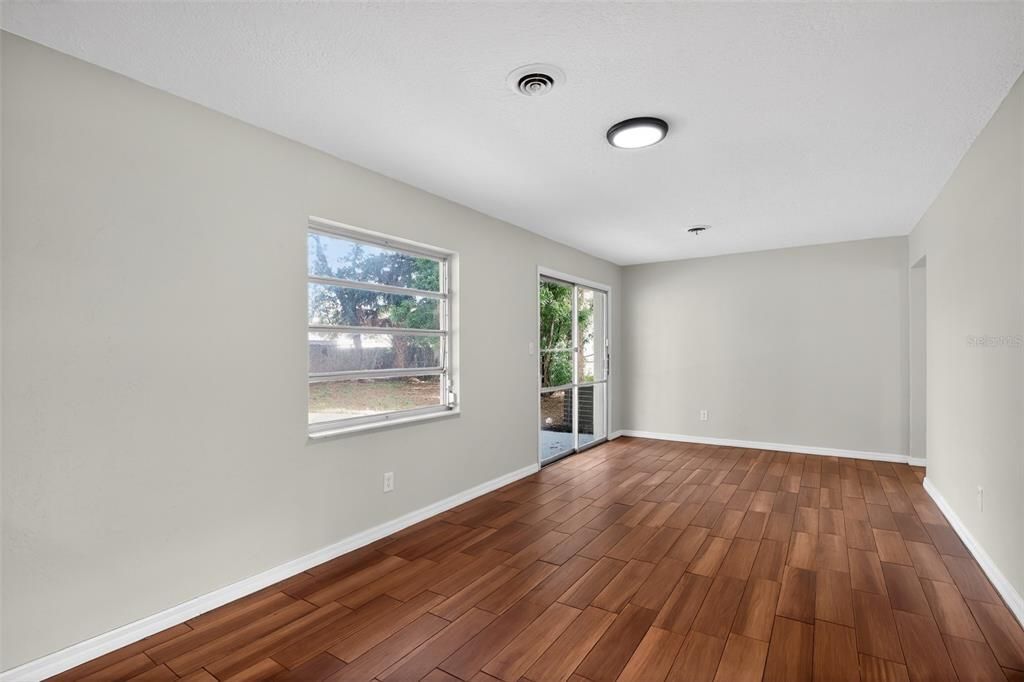 For Sale: $264,900 (3 beds, 2 baths, 1829 Square Feet)