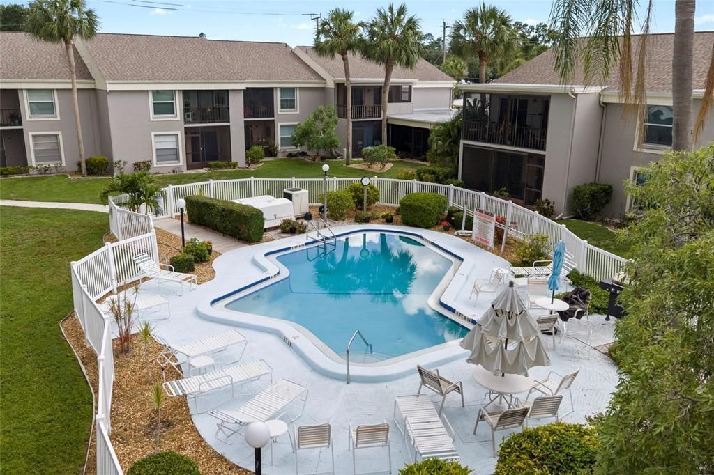 For Sale: $155,000 (2 beds, 2 baths, 947 Square Feet)