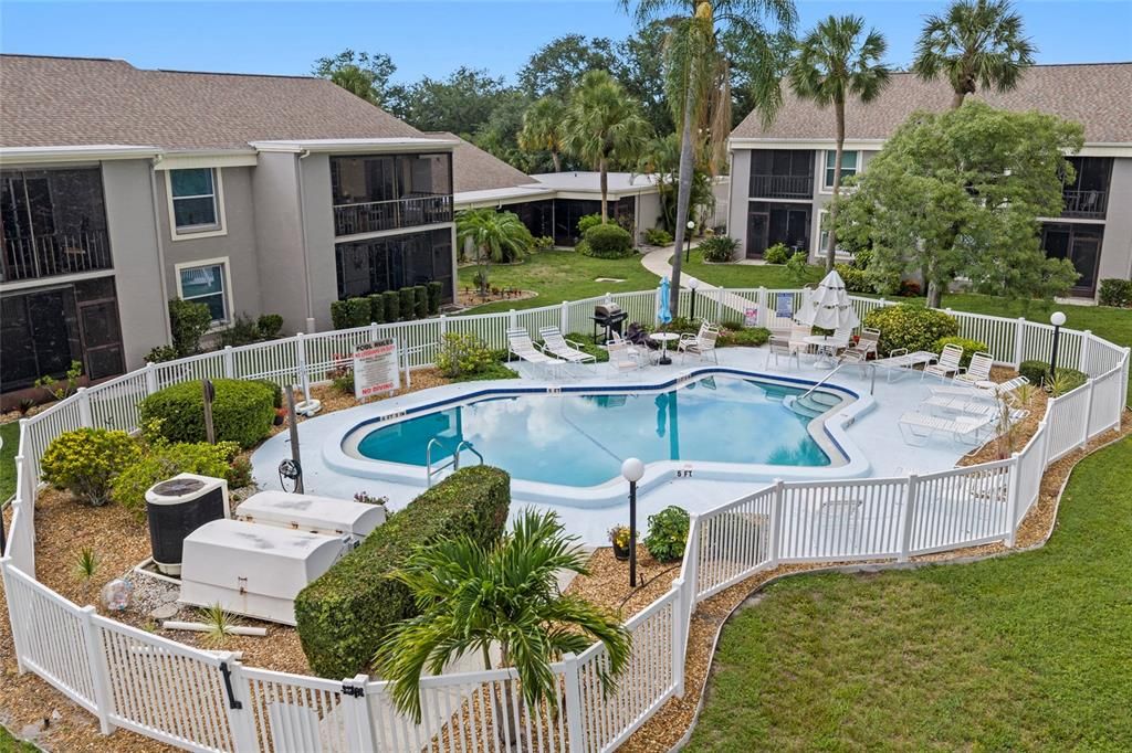 For Sale: $155,000 (2 beds, 2 baths, 947 Square Feet)