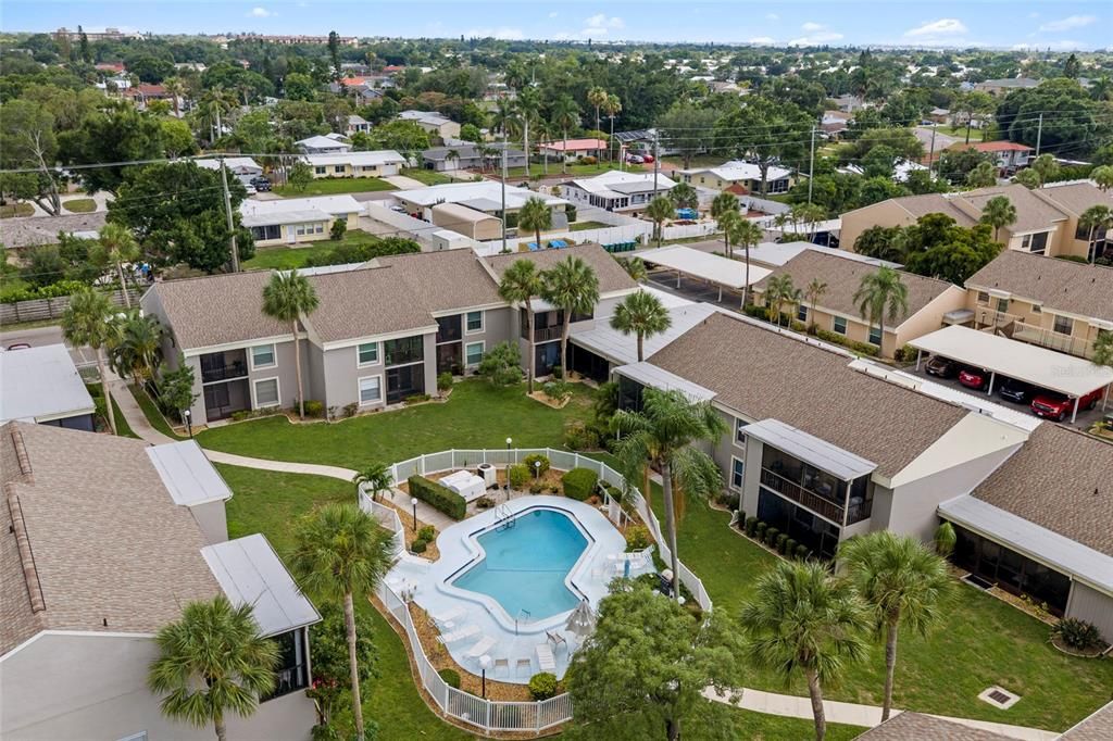 For Sale: $155,000 (2 beds, 2 baths, 947 Square Feet)