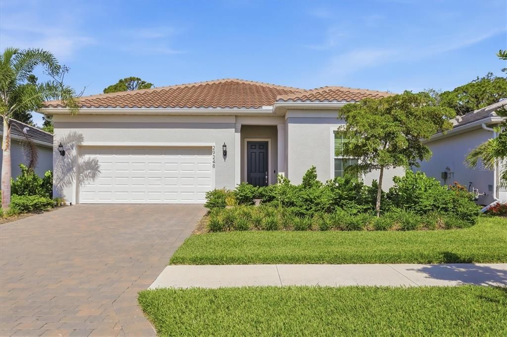 For Sale: $769,000 (3 beds, 2 baths, 2106 Square Feet)