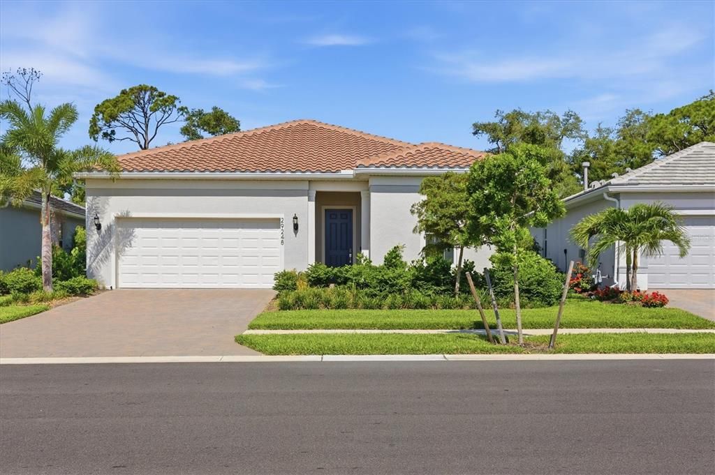 For Sale: $769,000 (3 beds, 2 baths, 2106 Square Feet)