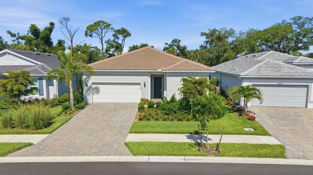 For Sale: $769,000 (3 beds, 2 baths, 2106 Square Feet)