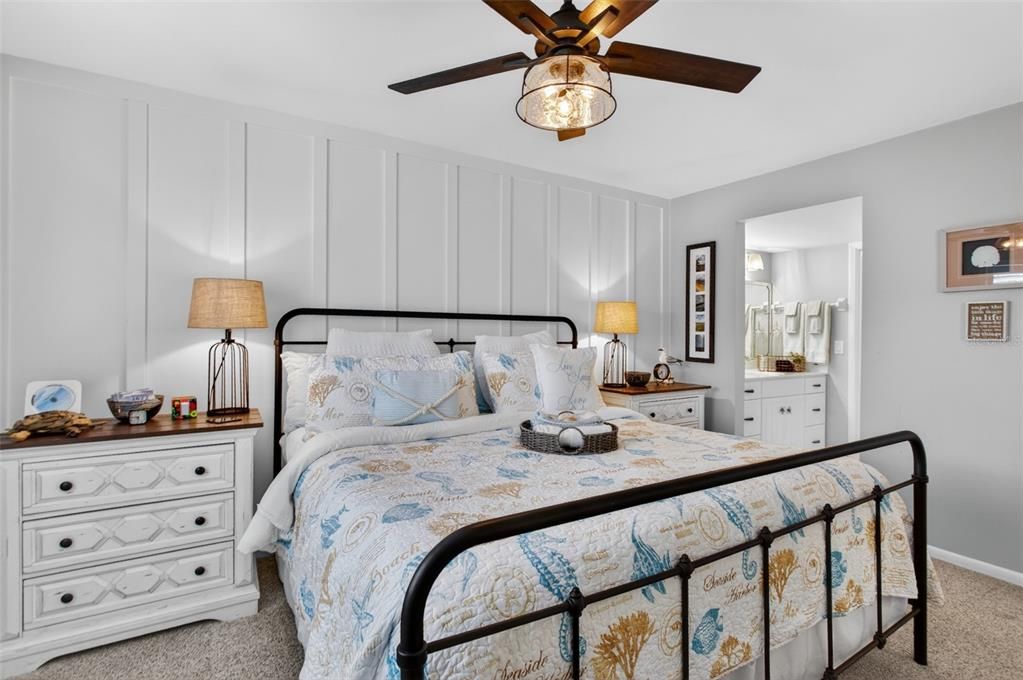 For Sale: $325,000 (1 beds, 1 baths, 840 Square Feet)
