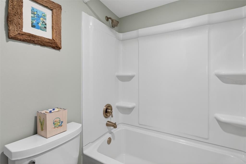 For Sale: $325,000 (1 beds, 1 baths, 840 Square Feet)