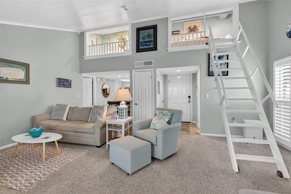 For Sale: $325,000 (1 beds, 1 baths, 840 Square Feet)