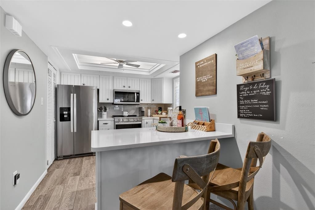For Sale: $325,000 (1 beds, 1 baths, 840 Square Feet)