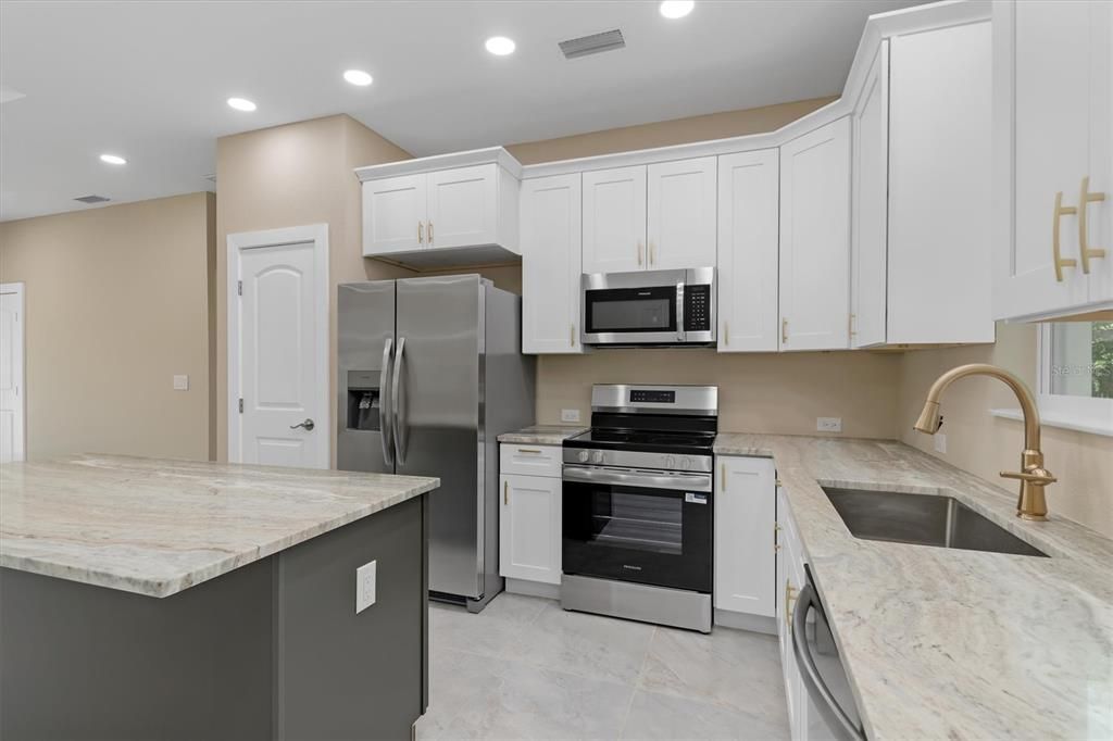 For Sale: $338,800 (3 beds, 2 baths, 1495 Square Feet)