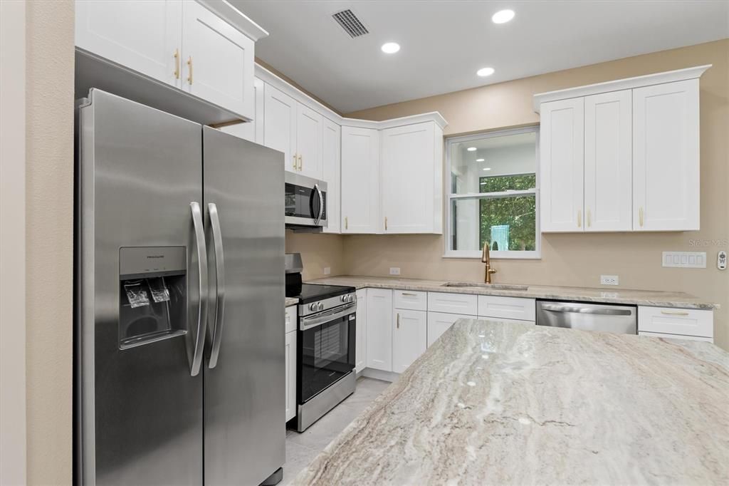 For Sale: $338,800 (3 beds, 2 baths, 1495 Square Feet)
