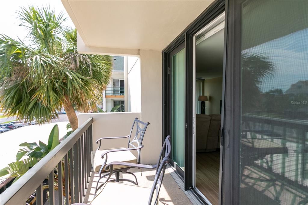 For Rent: $2,300 (2 beds, 2 baths, 1390 Square Feet)