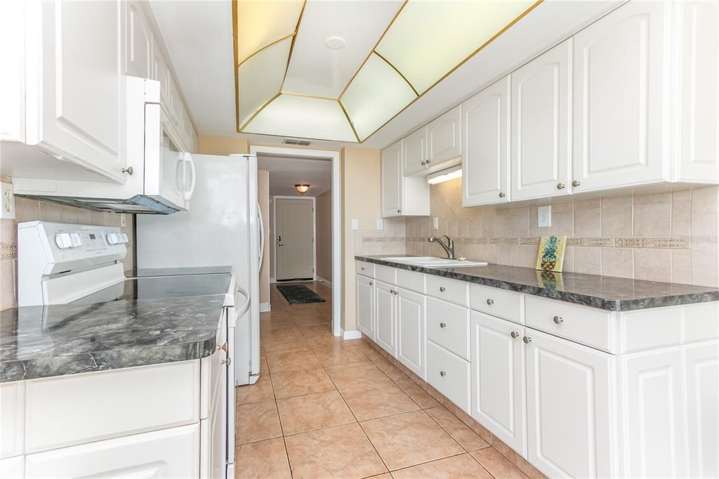 For Rent: $2,300 (2 beds, 2 baths, 1390 Square Feet)