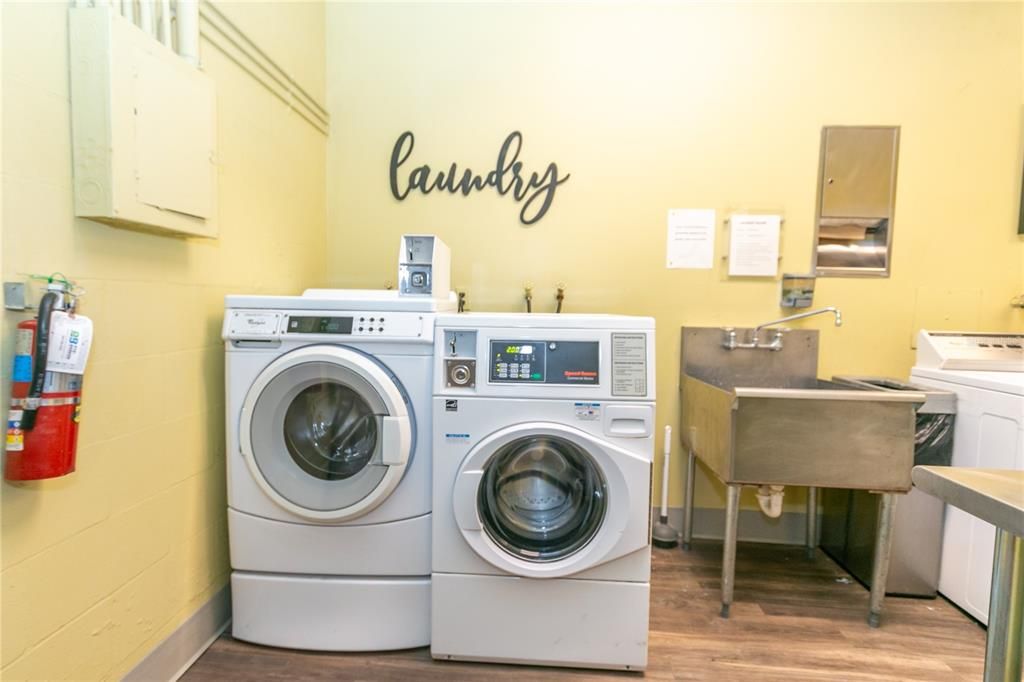 For Rent: $2,300 (2 beds, 2 baths, 1390 Square Feet)