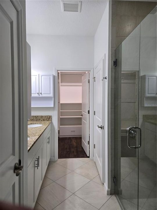 For Rent: $2,600 (2 beds, 2 baths, 1160 Square Feet)