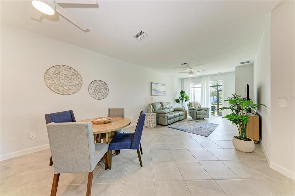 For Sale: $295,000 (3 beds, 2 baths, 1423 Square Feet)