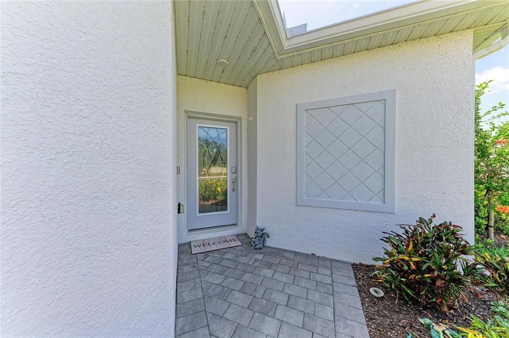 For Sale: $295,000 (3 beds, 2 baths, 1423 Square Feet)