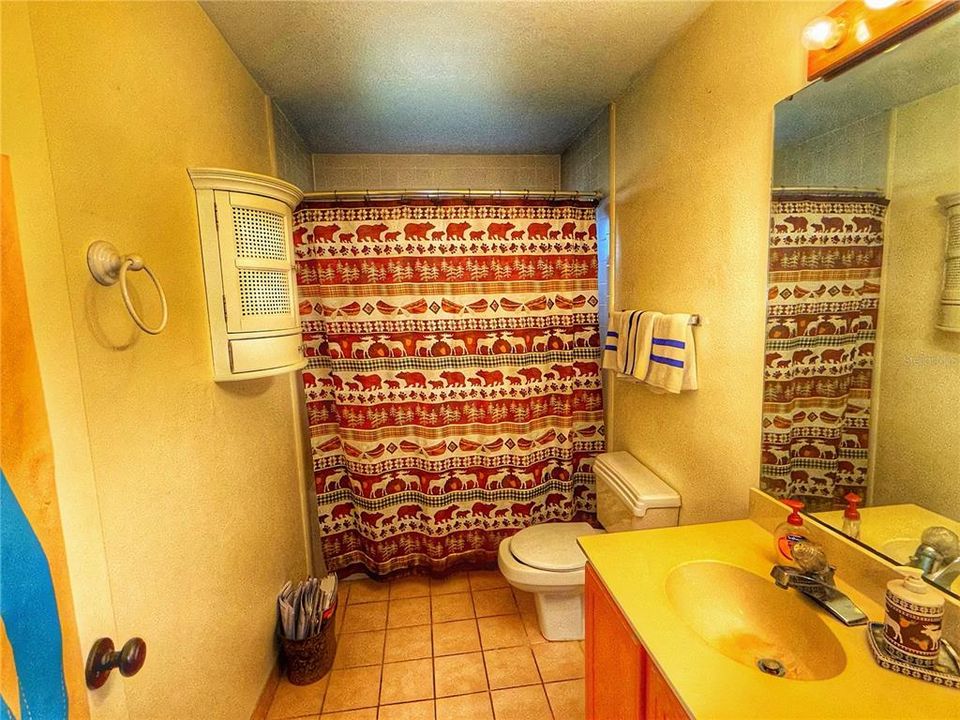 For Sale: $149,000 (1 beds, 1 baths, 737 Square Feet)