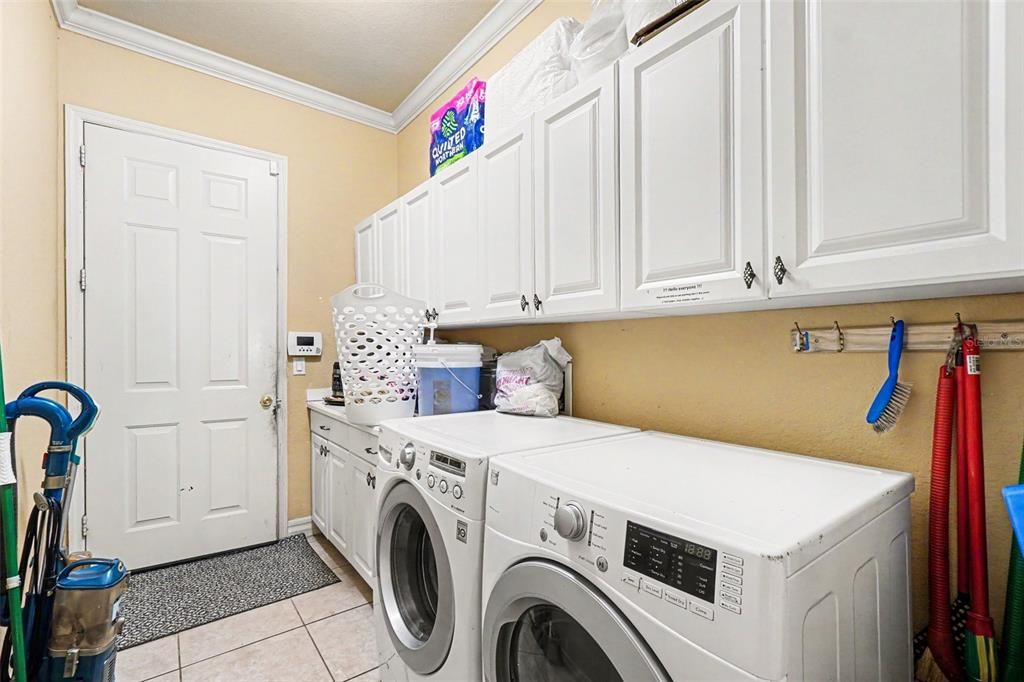 For Sale: $475,000 (3 beds, 2 baths, 2585 Square Feet)