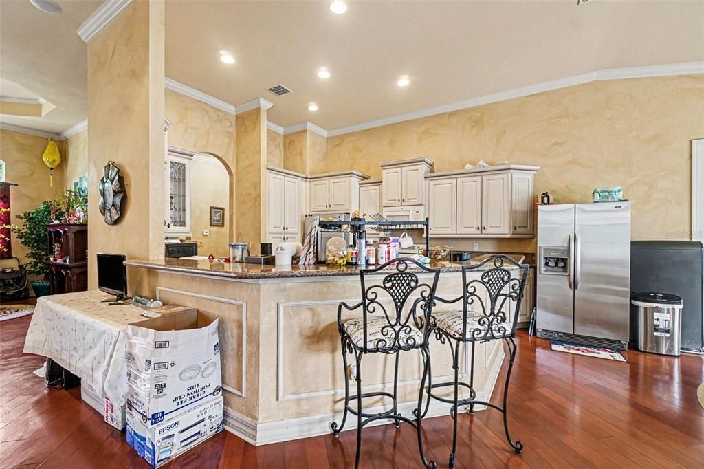 For Sale: $475,000 (3 beds, 2 baths, 2585 Square Feet)
