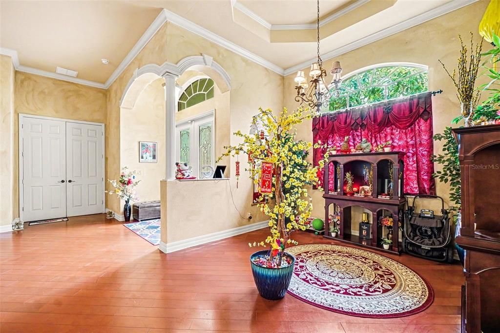 For Sale: $475,000 (3 beds, 2 baths, 2585 Square Feet)