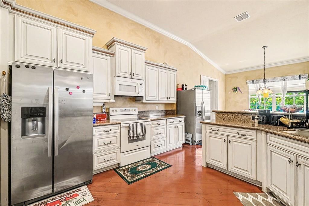 For Sale: $475,000 (3 beds, 2 baths, 2585 Square Feet)
