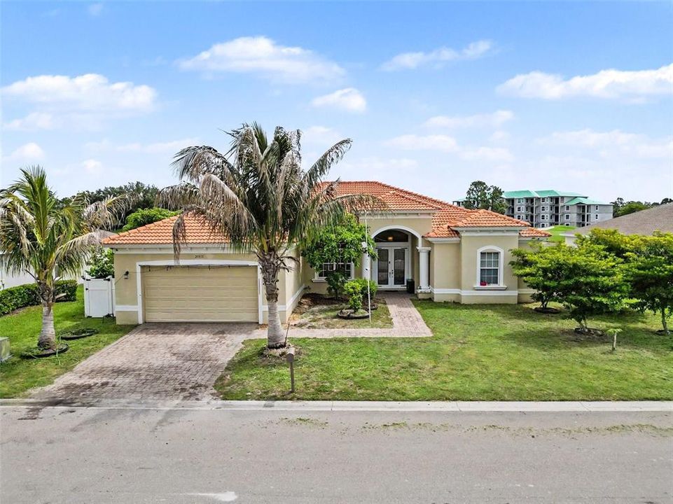 For Sale: $475,000 (3 beds, 2 baths, 2585 Square Feet)