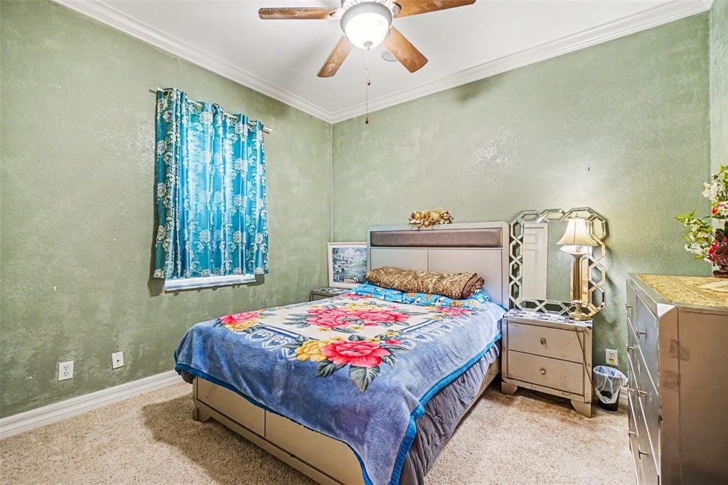 For Sale: $475,000 (3 beds, 2 baths, 2585 Square Feet)