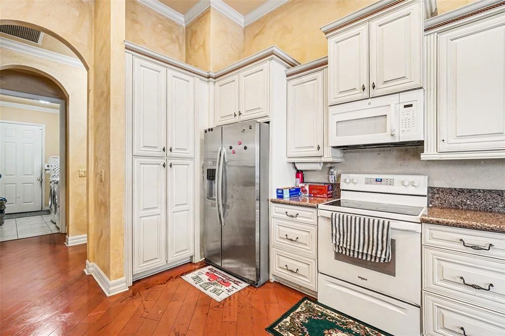 For Sale: $475,000 (3 beds, 2 baths, 2585 Square Feet)