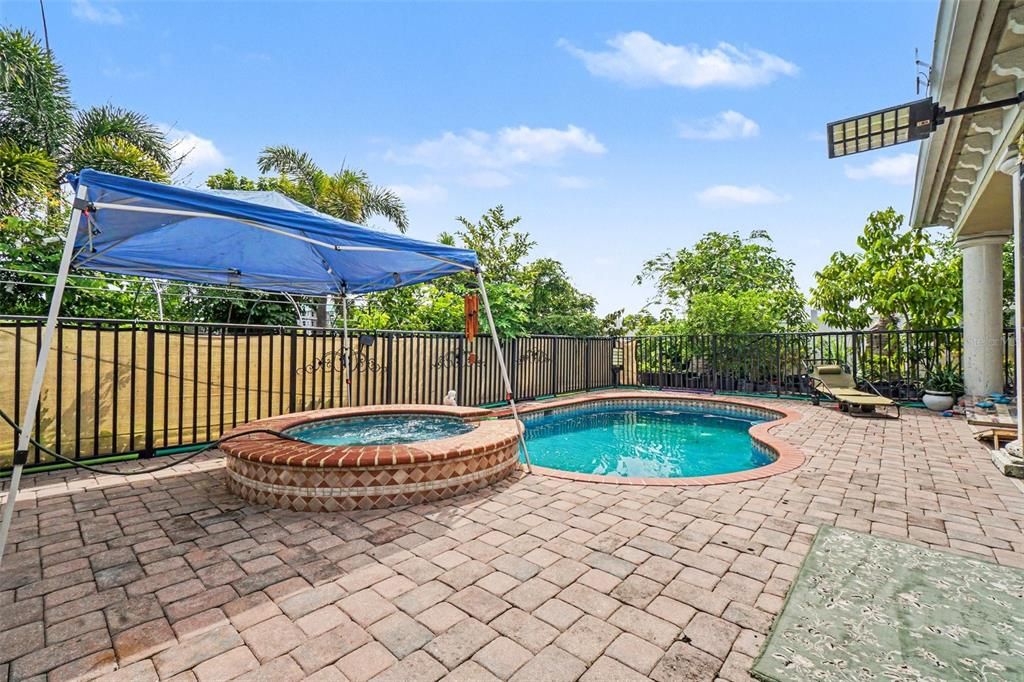 For Sale: $475,000 (3 beds, 2 baths, 2585 Square Feet)