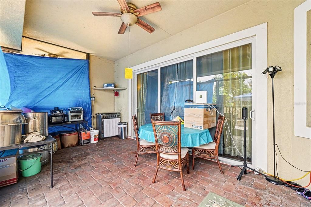 For Sale: $475,000 (3 beds, 2 baths, 2585 Square Feet)
