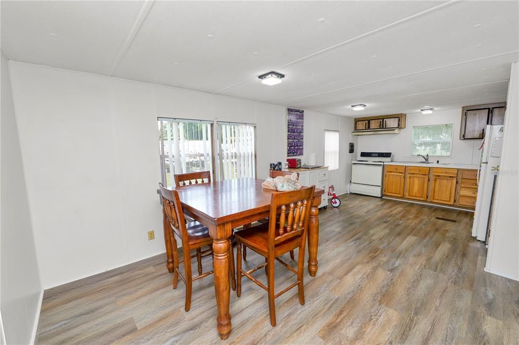 For Sale: $199,000 (3 beds, 2 baths, 1152 Square Feet)