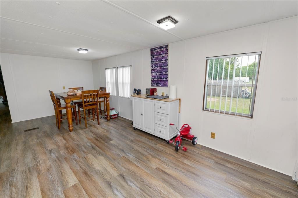 For Sale: $199,000 (3 beds, 2 baths, 1152 Square Feet)