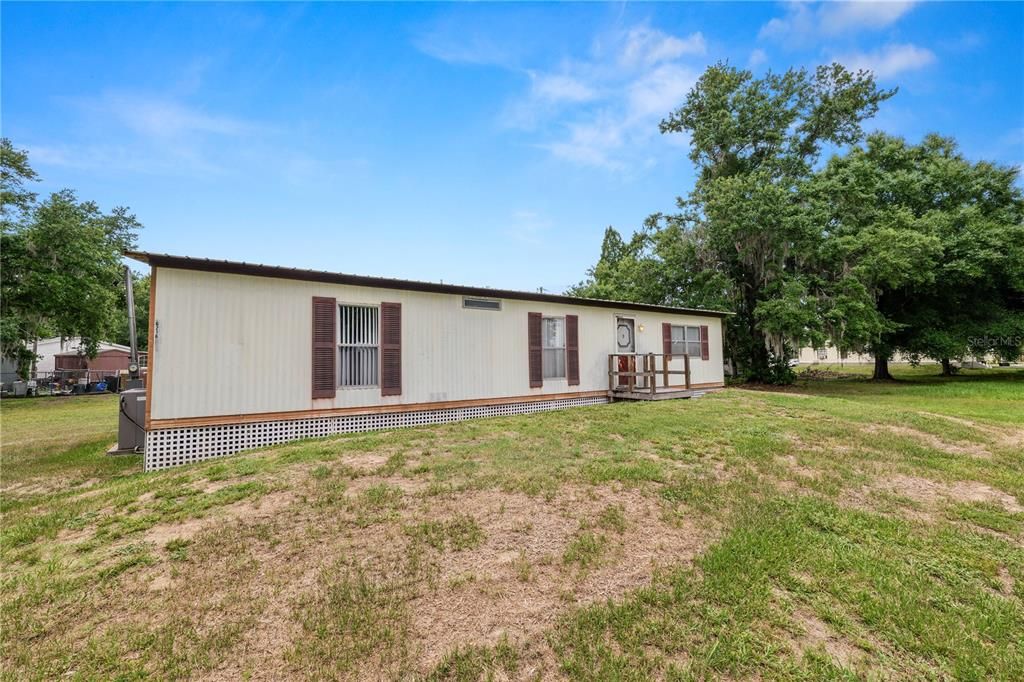 For Sale: $199,000 (3 beds, 2 baths, 1152 Square Feet)