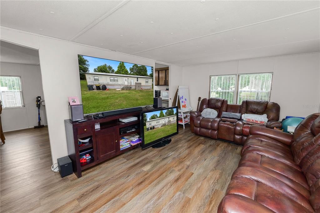 For Sale: $199,000 (3 beds, 2 baths, 1152 Square Feet)