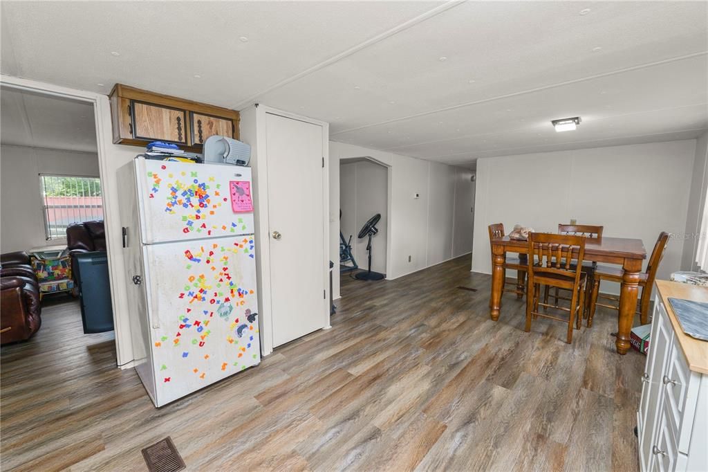 For Sale: $199,000 (3 beds, 2 baths, 1152 Square Feet)