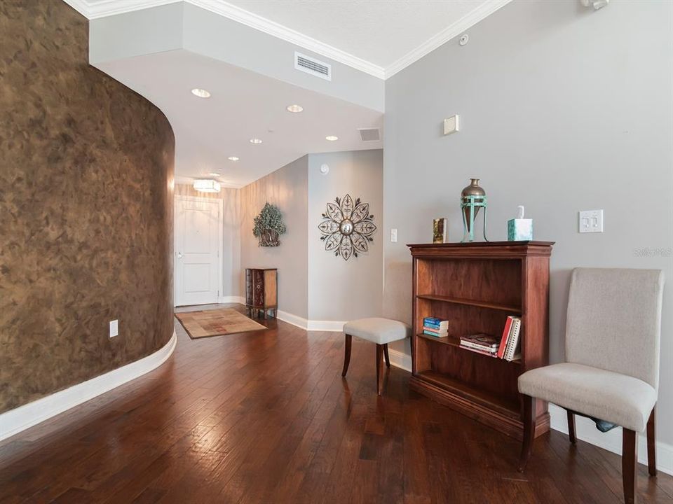 For Sale: $1,250,000 (2 beds, 2 baths, 1920 Square Feet)