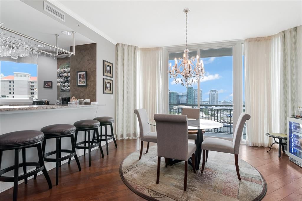 For Sale: $1,250,000 (2 beds, 2 baths, 1920 Square Feet)