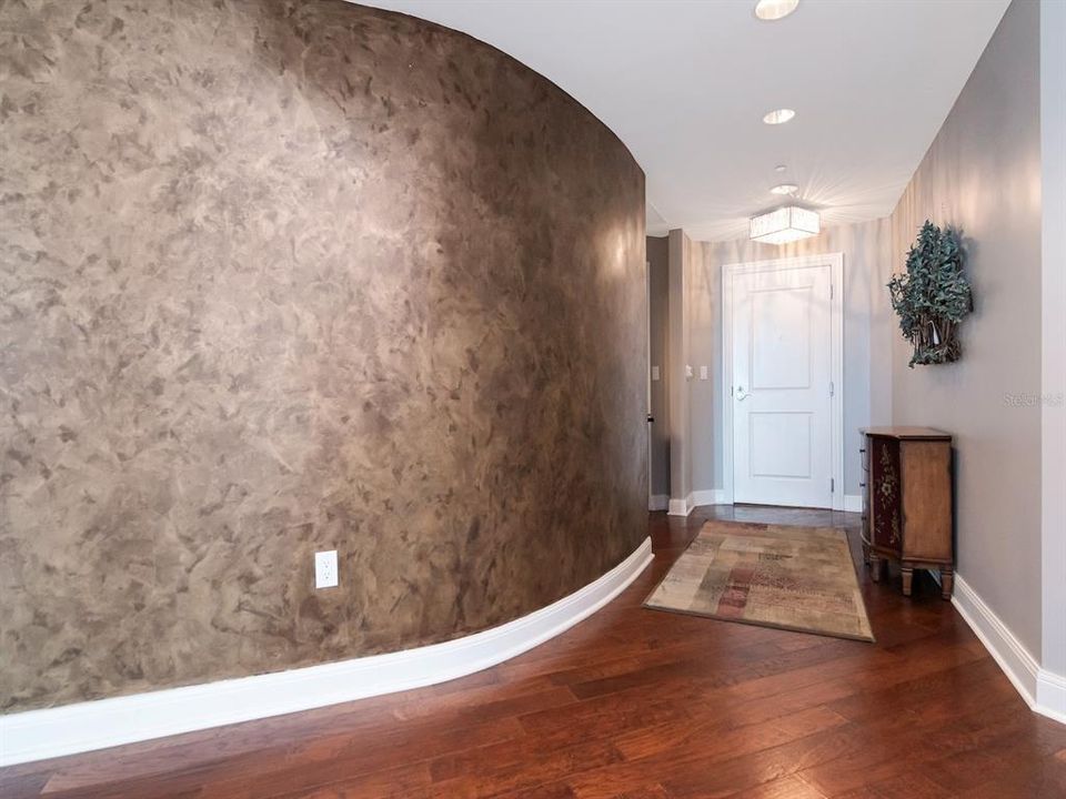 For Sale: $1,250,000 (2 beds, 2 baths, 1920 Square Feet)