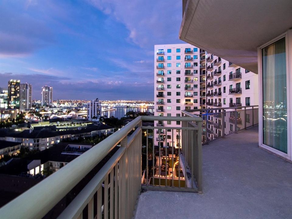 For Sale: $1,250,000 (2 beds, 2 baths, 1920 Square Feet)