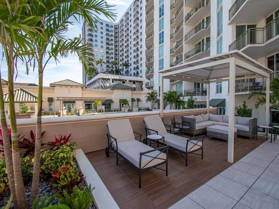 For Sale: $1,250,000 (2 beds, 2 baths, 1920 Square Feet)