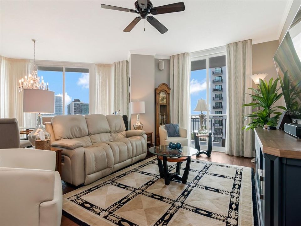 For Sale: $1,250,000 (2 beds, 2 baths, 1920 Square Feet)