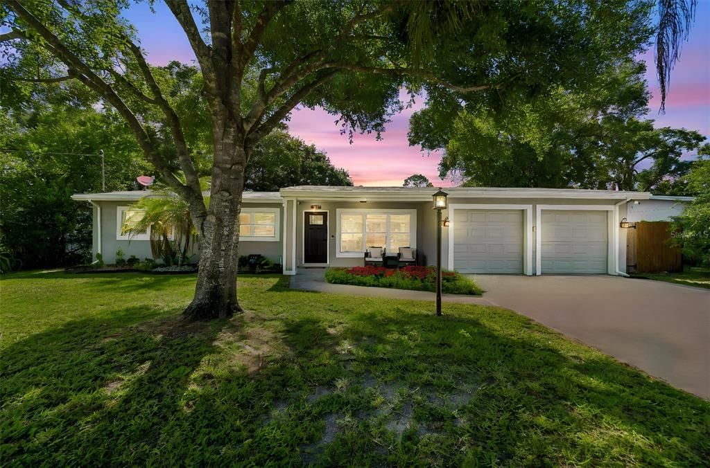 For Sale: $475,000 (3 beds, 2 baths, 1306 Square Feet)