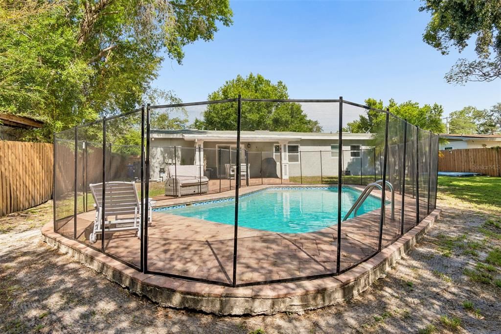 For Sale: $475,000 (3 beds, 2 baths, 1306 Square Feet)