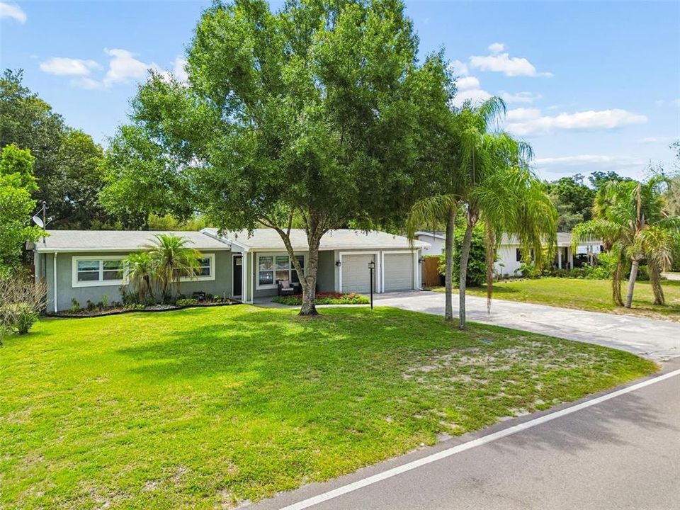 For Sale: $475,000 (3 beds, 2 baths, 1306 Square Feet)