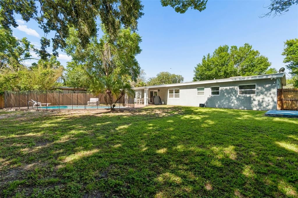 For Sale: $475,000 (3 beds, 2 baths, 1306 Square Feet)