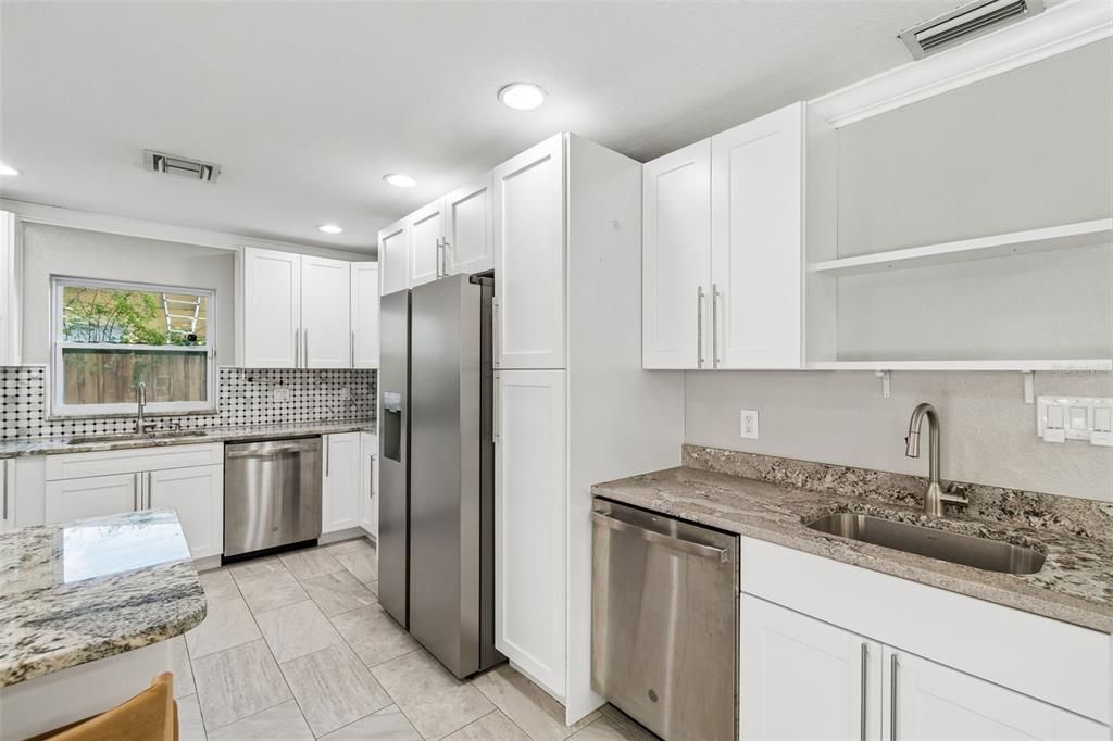 For Sale: $475,000 (3 beds, 2 baths, 1306 Square Feet)