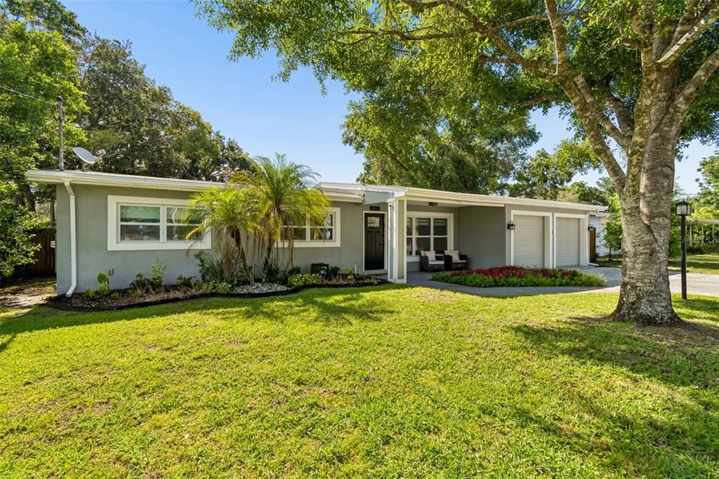 For Sale: $475,000 (3 beds, 2 baths, 1306 Square Feet)