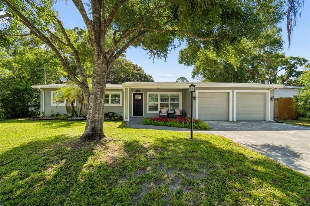 For Sale: $475,000 (3 beds, 2 baths, 1306 Square Feet)